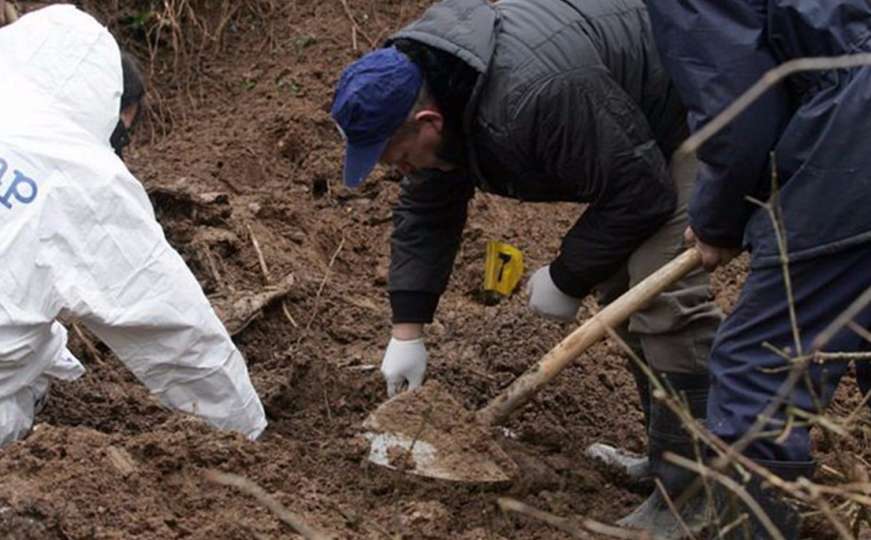 Završena ekshumacija u Bratuncu: Pronađeni posmrtni ostaci 3 žrtve